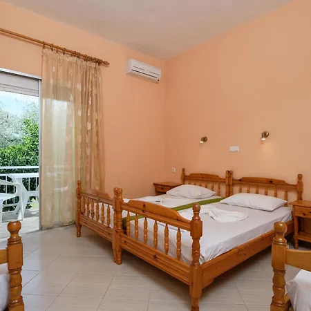 Hotel Qyra *