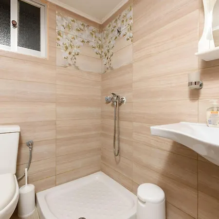 Hotel Qyra